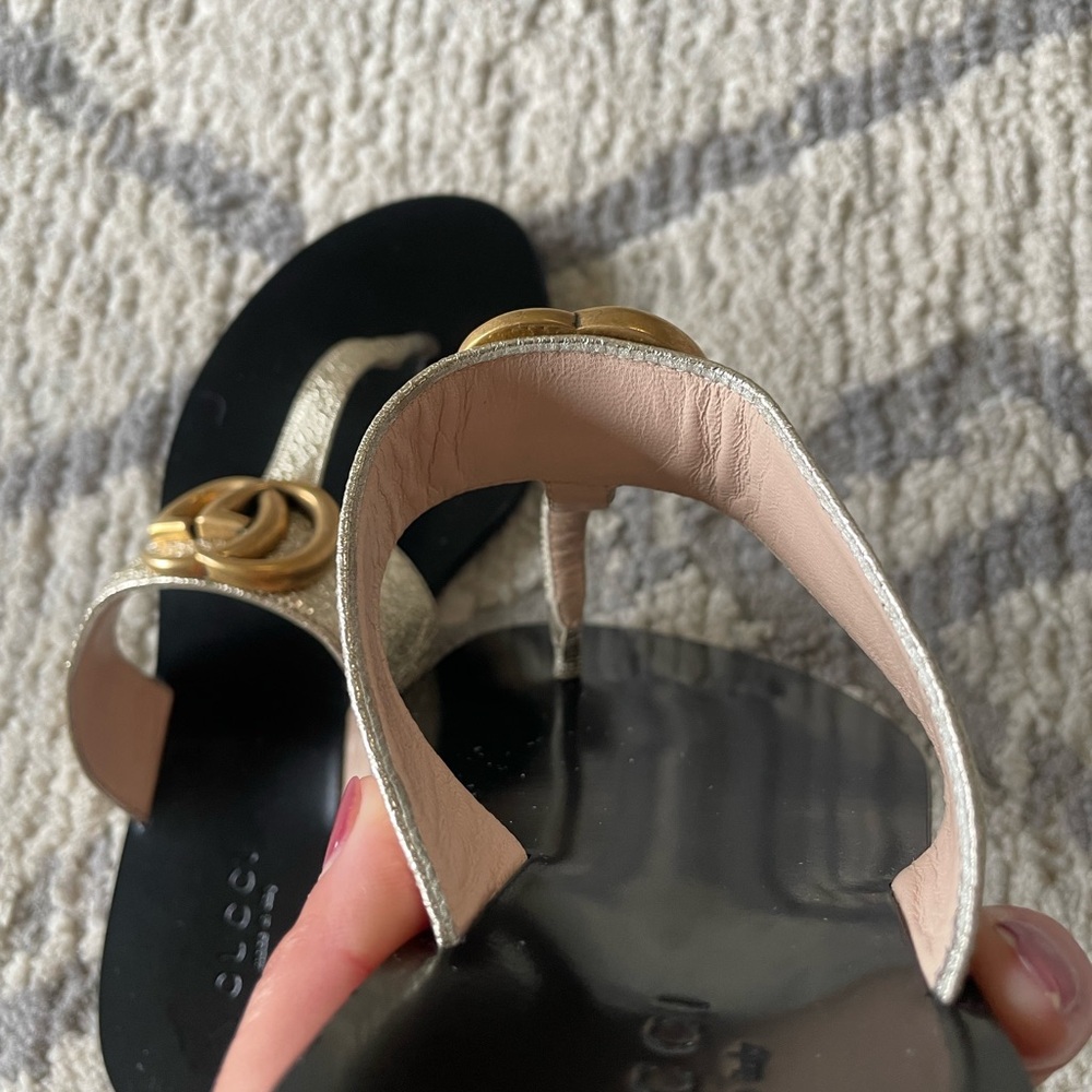 Gucci Metallic Gold Women's Sandals - Picture 5 of 7